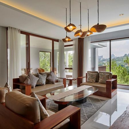 Anindya Hill View Villa 7 Bedrooms With A Private Swimming Pool Bandung Exterior photo