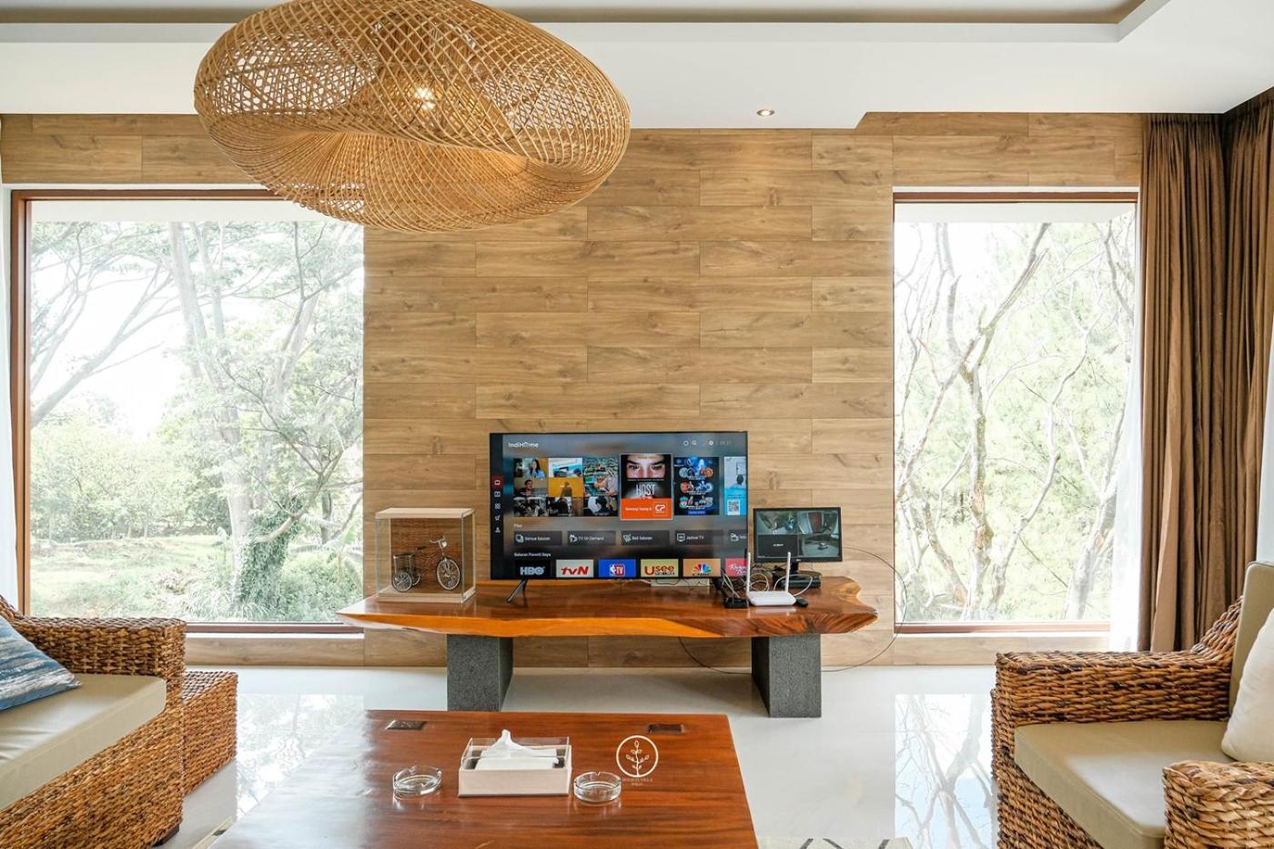 Anindya Hill View Villa 7 Bedrooms With A Private Swimming Pool Bandung Exterior photo